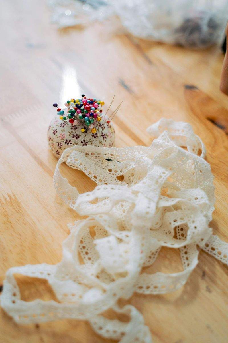 Gaveartikler med broderi